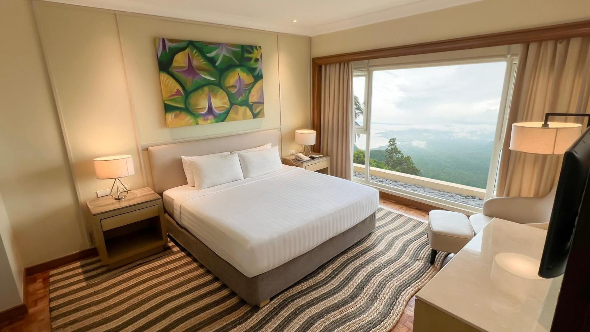 Taal Vista Hotel Tagaytay City Exterior foto Deluxe Ocean View
