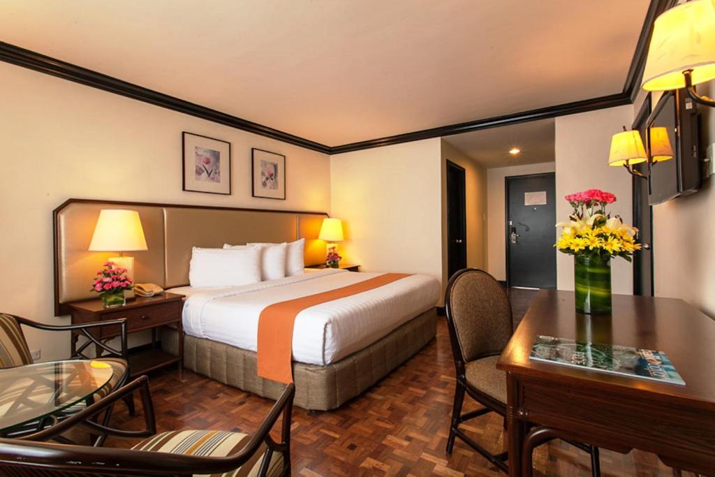Taal Vista Hotel Tagaytay City Quarto foto Deluxe Room